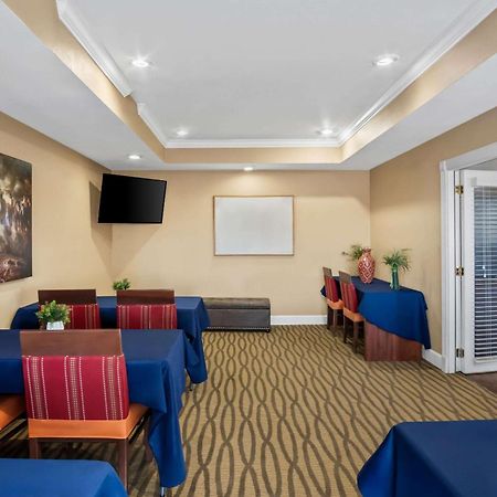 Quality Suites Irving-Las Colinas Kültér fotó