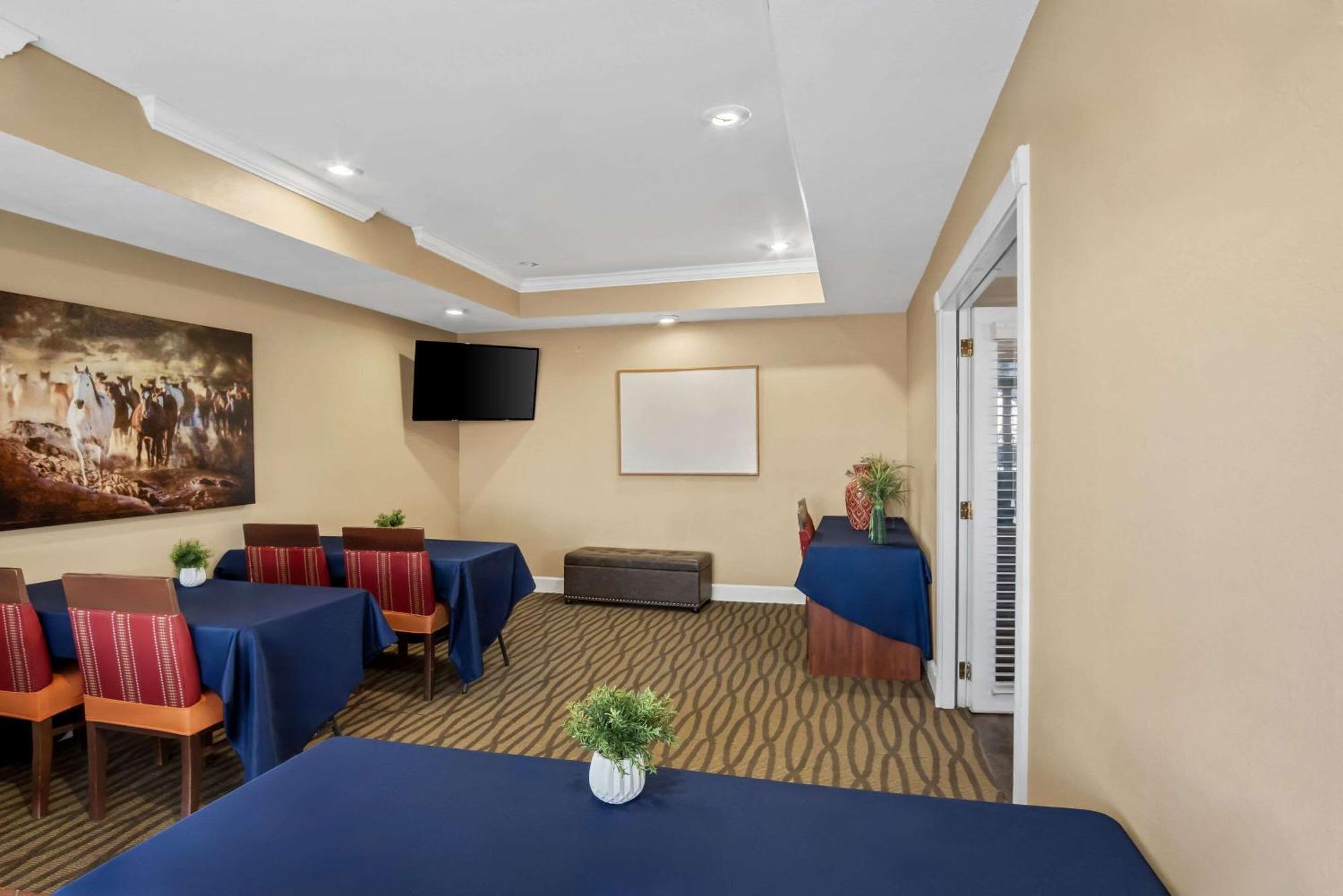 Quality Suites Irving-Las Colinas Kültér fotó